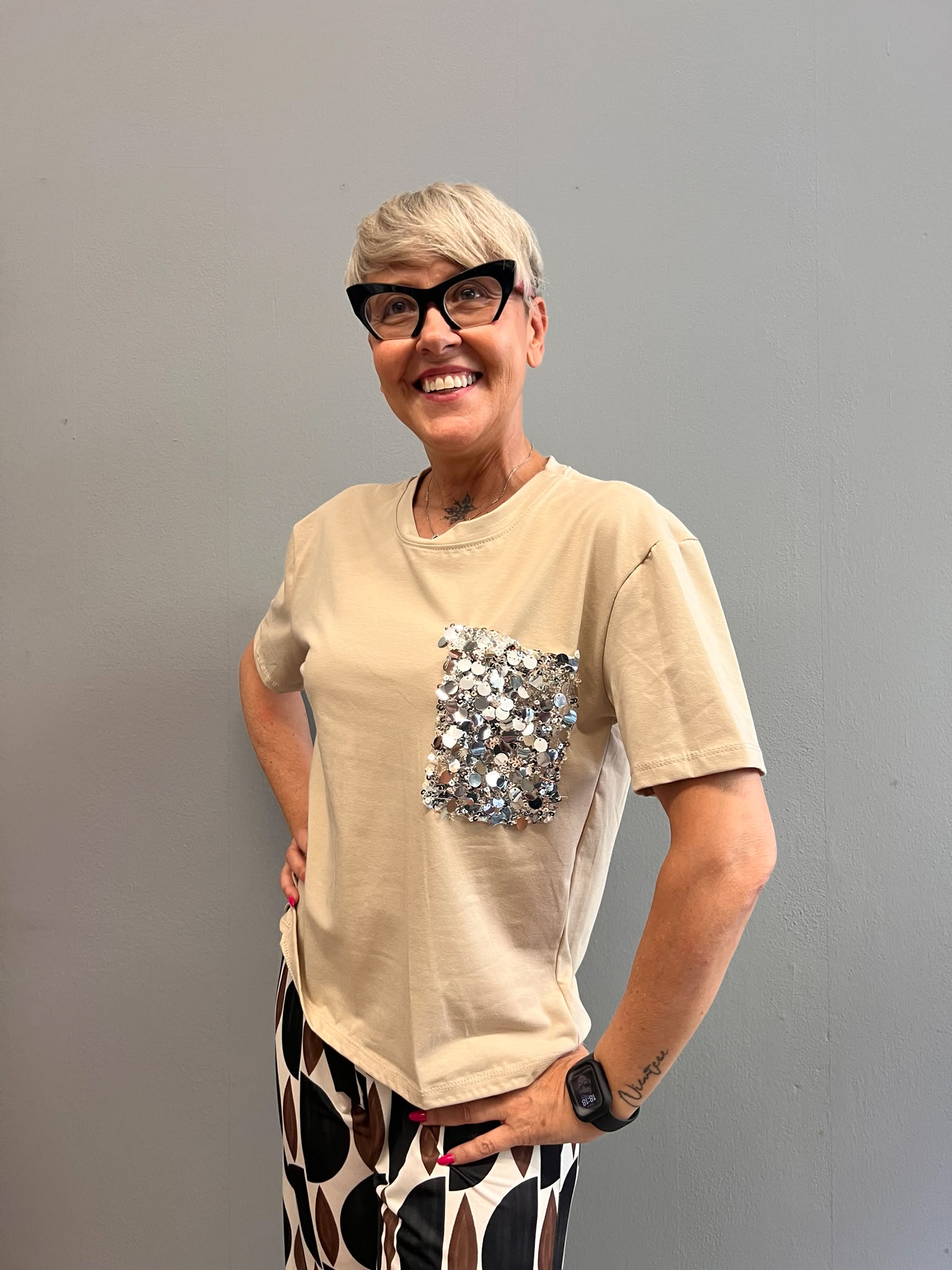 TSHIRT MEGAN